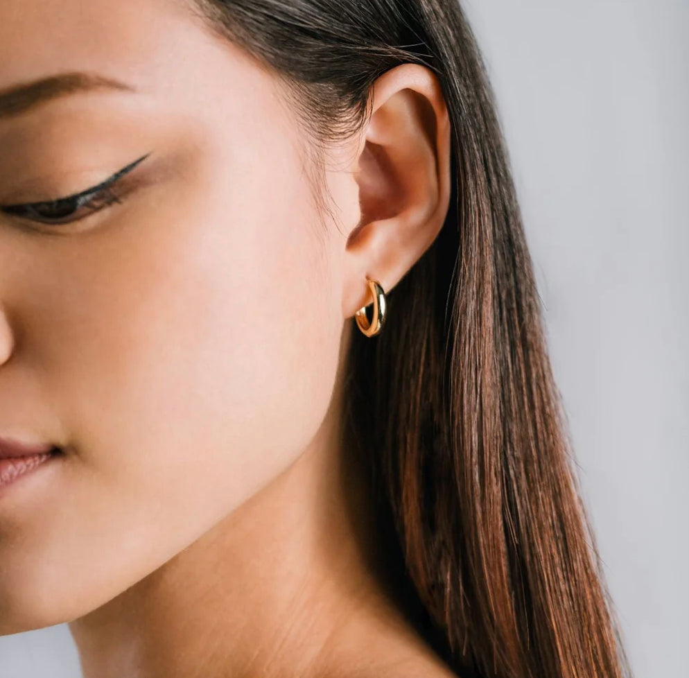 Lover's Tempo - Bea 15mm hoop earrings