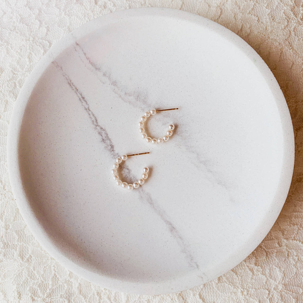 AMELIE  Minimalist Pearl Hoop